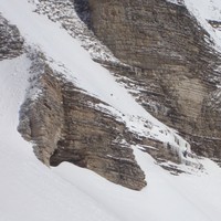 Où je découvre qu'il y avait peut-être une possibilité d'ascension plus simple (mais pas sûr...) sur la gauche, skiable avec encore plus de neige !!!