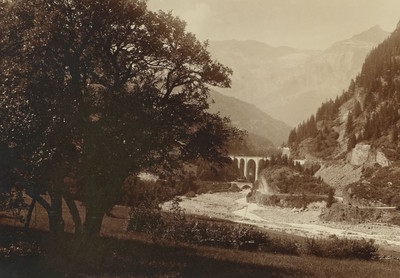 Viaduc Ste Marie tout neuf, avant les Houches, route de Chamonix, en 1904 par le TCF