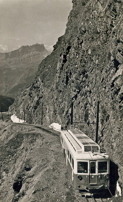 Tramway du Mont Blanc, avant le Nid d'Aigle Tramway du Mont Blanc, avant le Nid d'Aigle