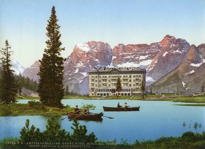 Lac Misurina et grand hotel, groupe Serapis, en 1900, par Photoglob N°0000018085