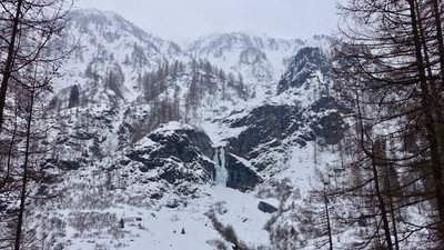 Vallée de la Legna ses cascades de glace