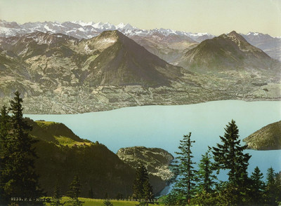 Lac des 4 cantons, Alpes Bernoises au fond (Wetterhorn-Mönch-Eiger), vue du Rigi, par Photoglob N°0000009235 en 1900 Lac des 4 cantons, Alpes Bernoises au fond (Wetterhorn-Mönch-Eiger), vue du Rigi, par Photoglob N°0000009235 en 1900