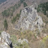 Roche Corbière depuis le piton rocheux dominant le barrage