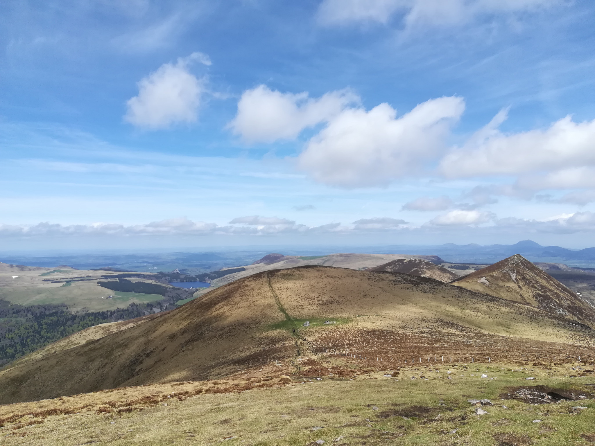 Puy de l'Angle les 4 puys (l'Angle, Barbier, Monne et la Tache) en