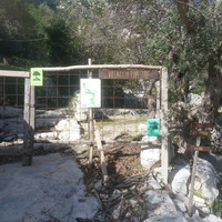 Passer juste en dessous du refuge, pardois c'est ouvert !