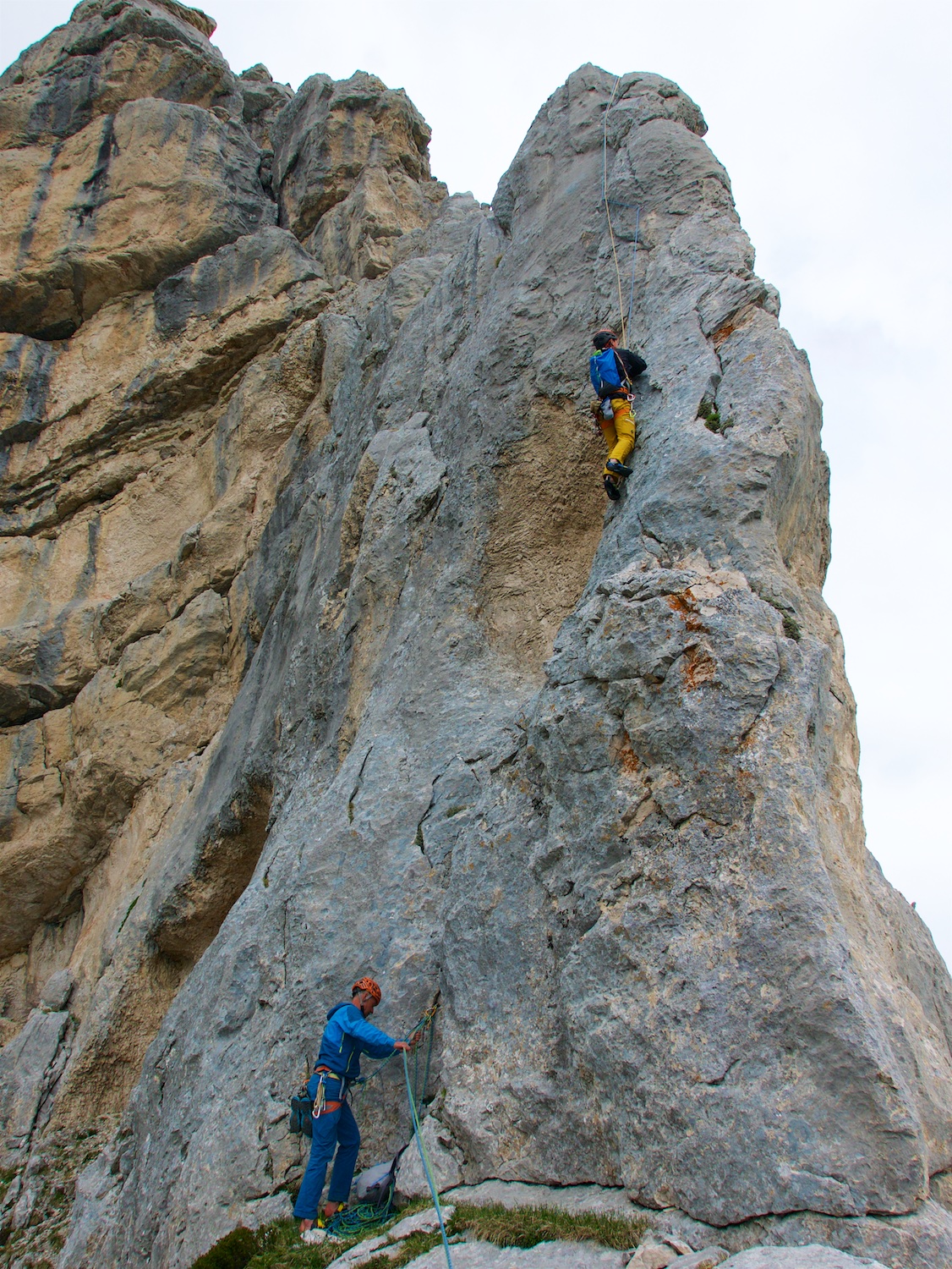 Voie De La Grotte Rocher Du Midi