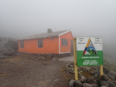 Refuge de los Nuevos Horizontes, 4700m Refuge de los Nuevos Horizontes, 4700m