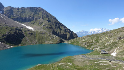 Bivouac / Refuge Ménabréaz vallon des Laures Bivouac / Refuge Ménabréaz vallon des Laures