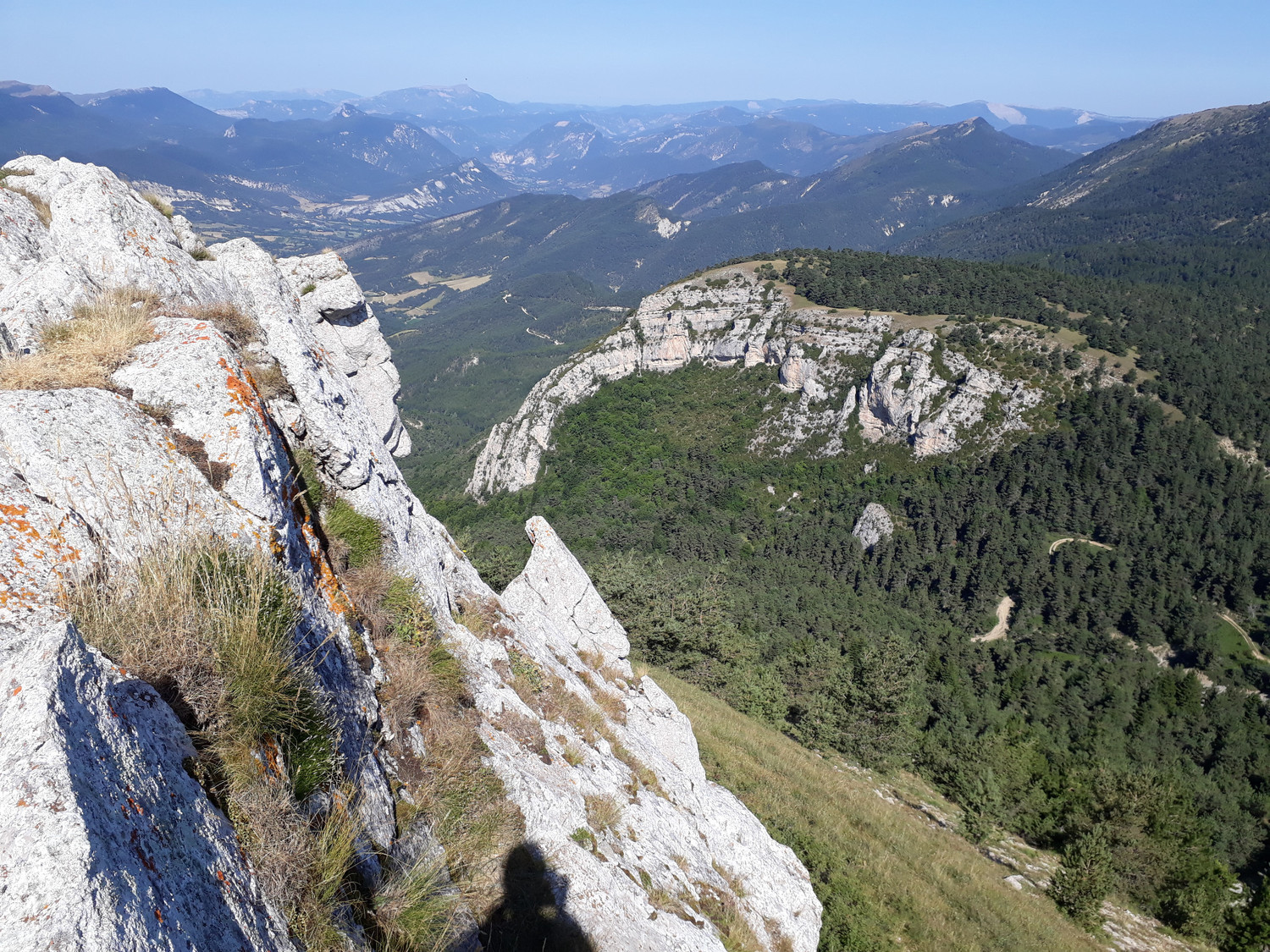 le méga-amphithéâtre naturel au nord-ouest du bonnet rouge