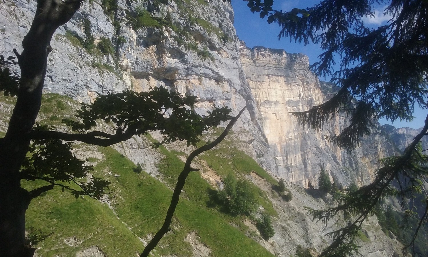 La vire d'approche, il faut aller chercher les sapins de l'autre coté
