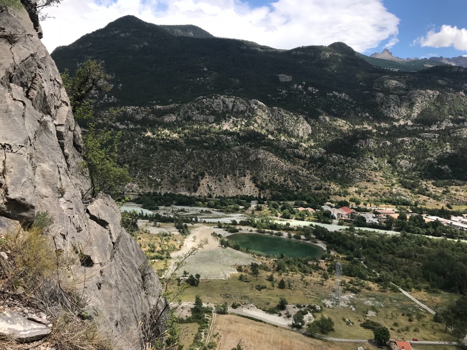 Le petit lac où il fait bon piquer une tête en rentrant