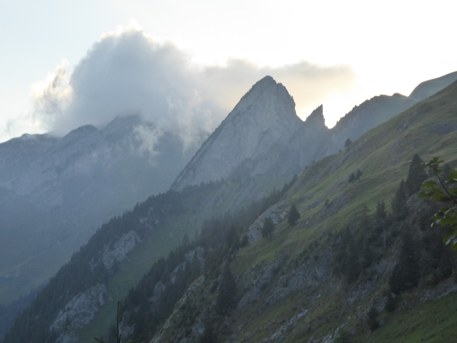 Aig de Manigod-Etale (déjà dans les nuages)- Mt Charvin