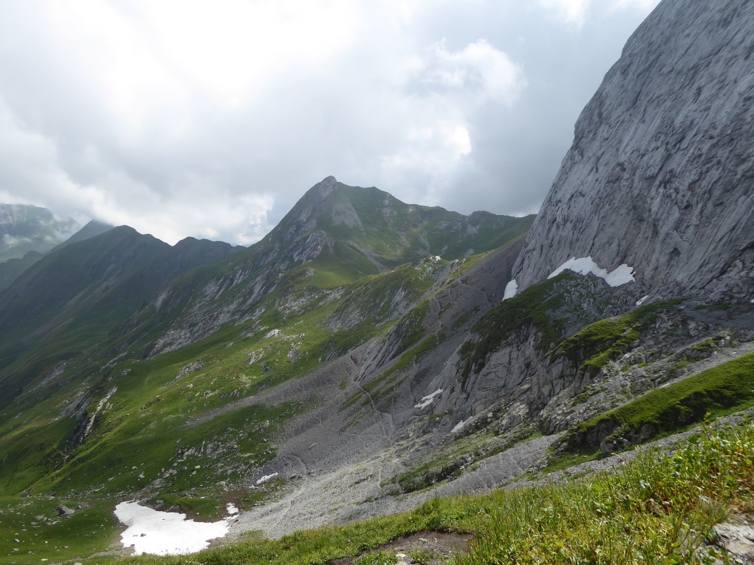 vue depuis col des Porthets (2072m)