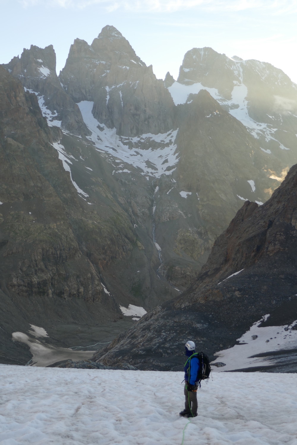 Sur le glacier du Sélé vu magnifique sur le coup de Sabre, Sans Nom, Pelvoux