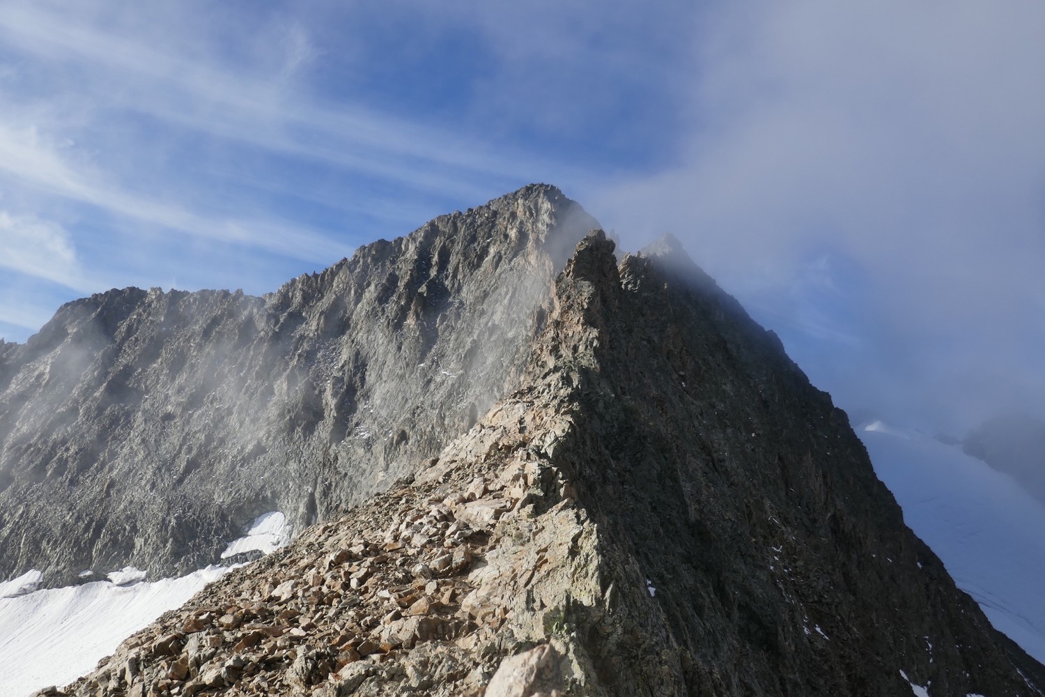 L'ensemble de l'arête depuis le col du Sélé