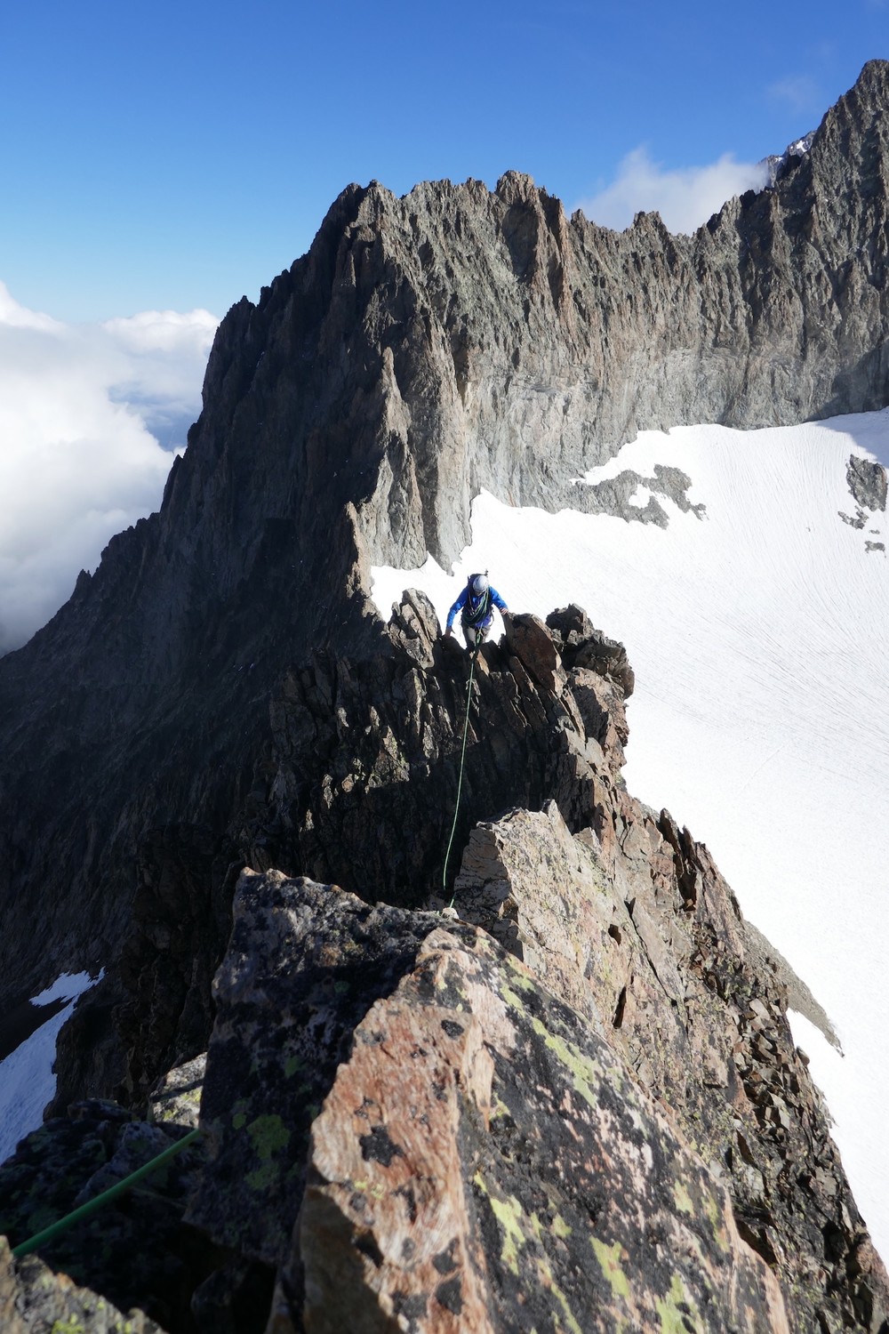 Sur l'arête