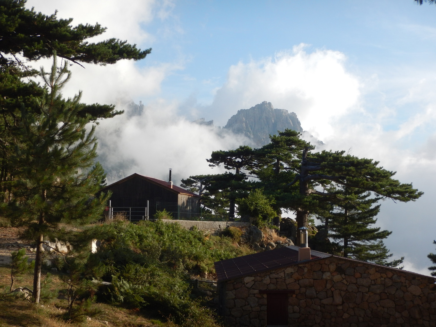 Brumes matinales au Col de Bavellla