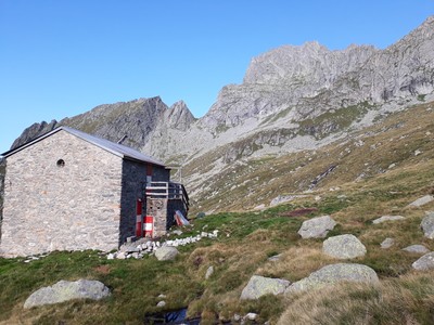 Rifugio Volta e Sasso Manduino Rifugio Volta e Sasso Manduino