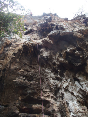 Superbe 6b+, 6b àg et 7a à d Superbe 6b+, 6b àg et 7a à d