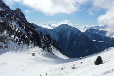 https://www.camptocamp.org/images/404029/fr/la-combe-du-vet-face-au-gargas nick lermite https://www.camptocamp.org/images/404029/fr/la-combe-du-vet-face-au-gargas nick lermite