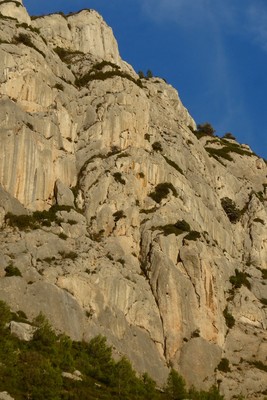 Paroi de la corniche, partie de droite Paroi de la corniche, partie de droite