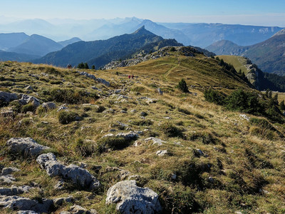 L'antécime depuis le sommet du Charmant Som L'antécime depuis le sommet du Charmant Som