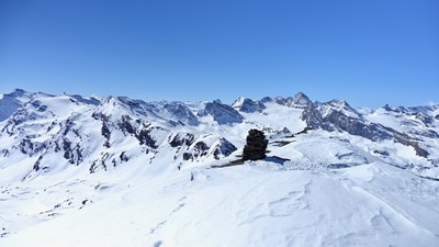 Pointe Leynir : Sommet et non l'antécime