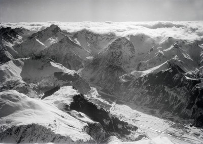 Roche de la Muzelle, vallon de Lauvitel, vallée de la Romanche, Bourg d'Oisans par Walter Mittelholzer en 1930 Roche de la Muzelle, vallon de Lauvitel, vallée de la Romanche, Bourg d'Oisans par Walter Mittelholzer en 1930