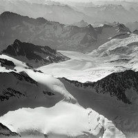 Rosenhorn, Gauligletscher, Ritzlihorn en haut à gauche par Walter Mittelholzer