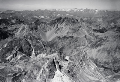 Aiguilles de Mary, Font Sancte, Ecrins par Walter Mittelholzer Aiguilles de Mary, Font Sancte, Ecrins par Walter Mittelholzer