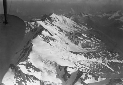 Chaine du Weissmies: Senggchupa, Fletschhorn, Lagginhorn, Weissmies par Walter Mittelholzer Chaine du Weissmies: Senggchupa, Fletschhorn, Lagginhorn, Weissmies par Walter Mittelholzer