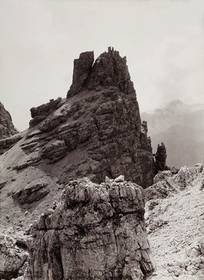 Rochers près de la cabane Tofana par Vittorio Sella Rochers près de la cabane Tofana par Vittorio Sella