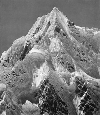 Siniolchu vu du glacier Zemu par Vittorio Sella en 1899 Siniolchu vu du glacier Zemu par Vittorio Sella en 1899