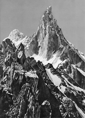 Pointe de calcaire au dessus de Concordia par Vittorio Sella Pointe de calcaire au dessus de Concordia par Vittorio Sella