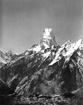 Tour de Mustagh par Vittorio Sella en 1909 Tour de Mustagh par Vittorio Sella en 1909