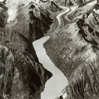 Alpes bernoises, glaciers de l'Aar, lac du Grimsel par Walter Mittelholzer