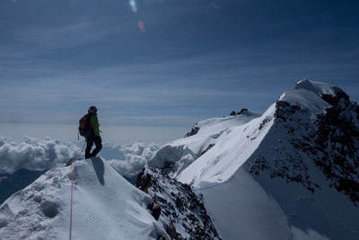 René à la descente de la Pointe Dufour (4634m) René à la descente de la Pointe Dufour (4634m)