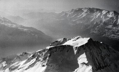 Giusalet et vallée de Suza par Walter Mittelholzer Giusalet et vallée de Suza par Walter Mittelholzer
