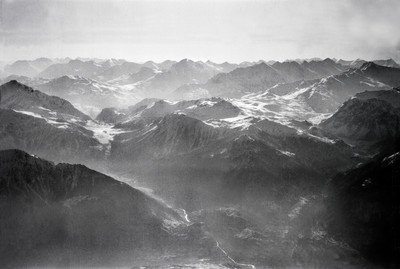 Chaberton, Montgenèvre, Bric Ghinivert, chaine du Bric Froid, Grand Glaiza, Bric Bouchet, par Walter Mittelholzer Chaberton, Montgenèvre, Bric Ghinivert, chaine du Bric Froid, Grand Glaiza, Bric Bouchet, par Walter Mittelholzer