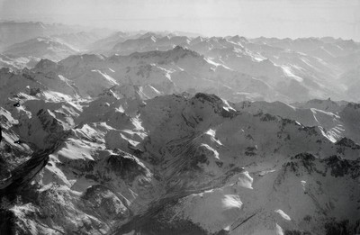 Pic du Béal Traversier (au centre), Assietta, Grand Rochebrune, Bric froid, vallée du Guil, par Walter Mittelholzer Pic du Béal Traversier (au centre), Assietta, Grand Rochebrune, Bric froid, vallée du Guil, par Walter Mittelholzer