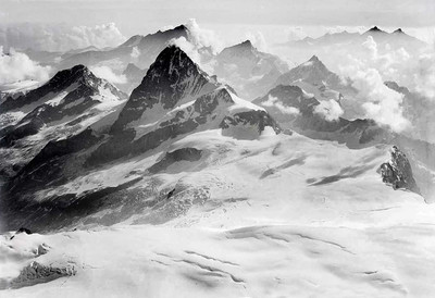 Dent Blanche et 9 autres 4000 du Valais par Walter Mittelholzer Dent Blanche et 9 autres 4000 du Valais par Walter Mittelholzer
