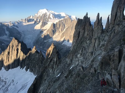 L'arête du moine au petit matin L'arête du moine au petit matin