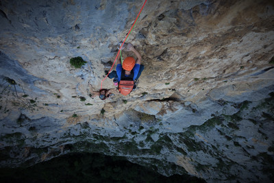 Le temps des guenilles L7, l'envolée en 6b+ Le temps des guenilles L7, l'envolée en 6b+
