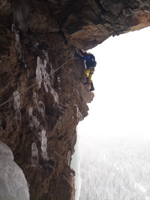 Kandersteg - Reise ins Reich der Eiszwerge (6,M6+) Kandersteg - Reise ins Reich der Eiszwerge (6,M6+)