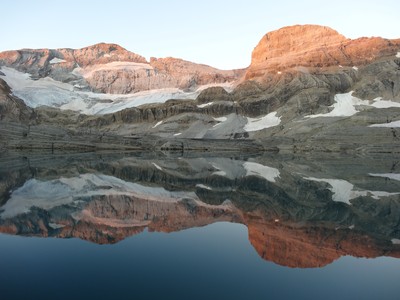 Mont perdu et lac glacé au dessus de Tuckerouille Mont perdu et lac glacé au dessus de Tuckerouille