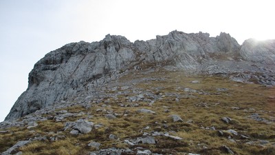 au centre le couloir, on devine la vire qui part à droite au centre le couloir, on devine la vire qui part à droite