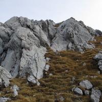 Début de l'arête mi herbe mi rocher