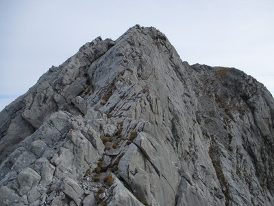 suite de l'arête en bon rocher suite de l'arête en bon rocher
