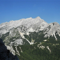 Au centre : versant S des Mojstrovke