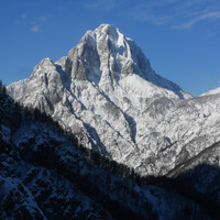 Jerebica vue depuis la vallée Koritnica (NE)